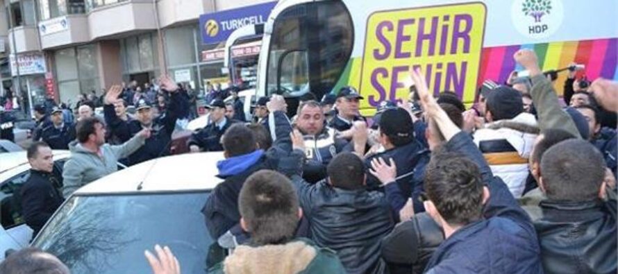 Racist Attack On HDP Election Tour In Edirne