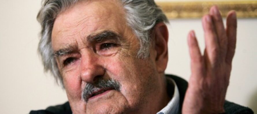 Mujica decreta multas y cárcel para los que maltraten animales