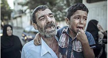 Gaza. Giorno di sangue Vecchi e bambini tra le 100 vittime