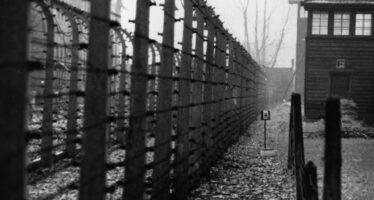 La Polonia approva legge revisionista sull’Olocausto