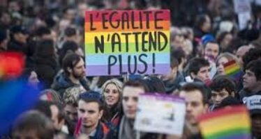 A Parigi un matrimonio su sette ha unito una coppia omosessuale