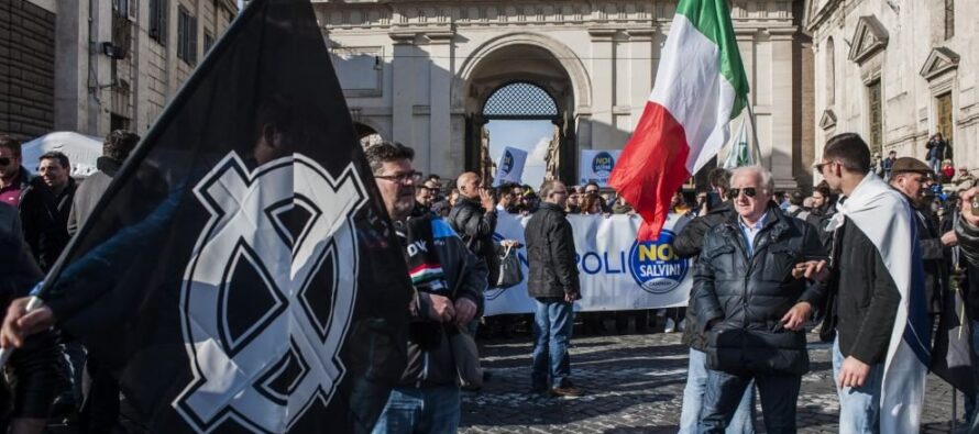 «Prima gli italiani»: destra sovranista e piazza nera contro gli immigrati