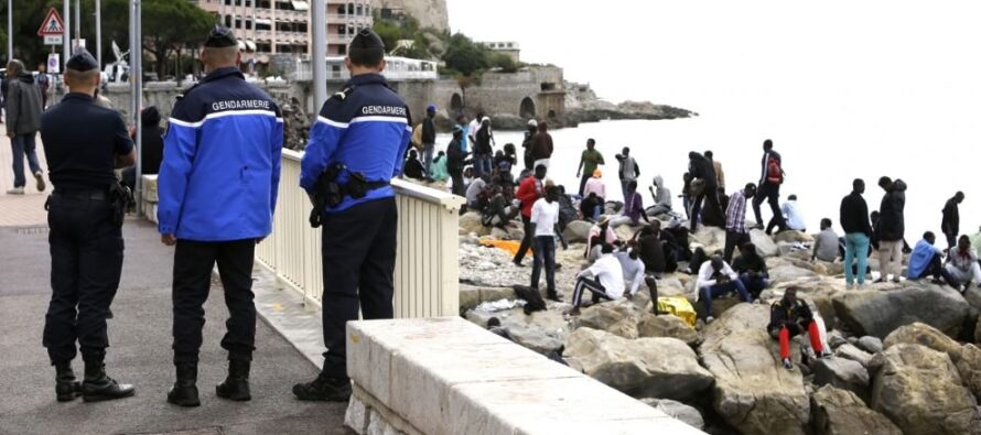 Piaghe, freddo e il mare per lavarsi così resiste il popolo degli scogli