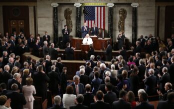 “No alla pena di morte e al commercio di armi” Il Papa “progressista” ammonisce il Congresso
