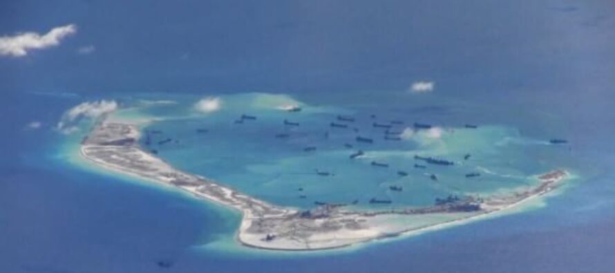 Nave militare tra le isole contese la sfida dell’America alla Cina