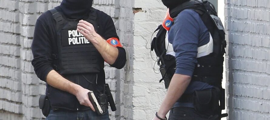 La grande paura da Bruxelles a Parigi quattro arresti “Potevano colpire”