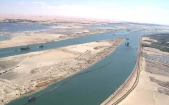 Nel canale di Suez affondano le ambizioni di Abdel Fattah al Sisi