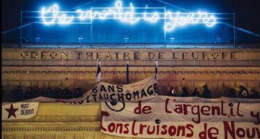 Parigi, gli intermittenti dello spettacolo portano la Nuit Debout al teatro Odéon