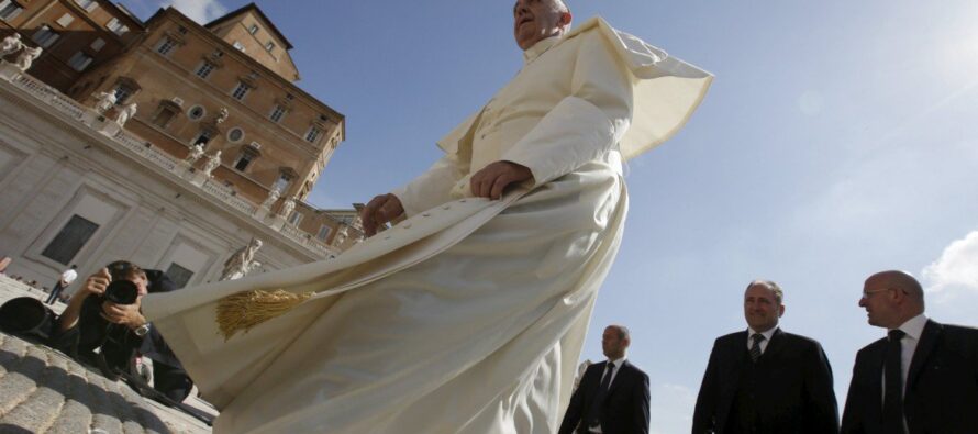 Bergoglio, ovvero oltre il clericalismo