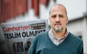 Turchia, dopo 440 giorni scarcerati i giornalisti di Cumhuriyet