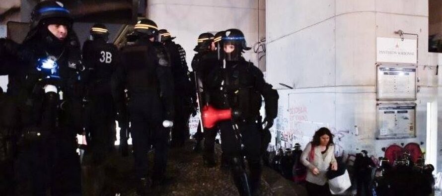 In Francia la polizia sgombera l’università di Tolbiac