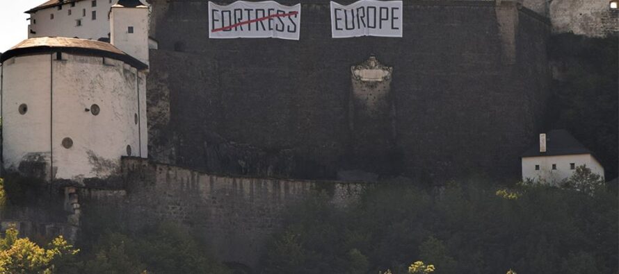 Contro l’Europa dei muri, cortei, arte e un summit a Salisburgo