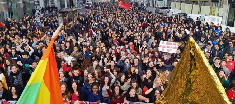 Centomila studenti manifestano contro il governo del finto cambiamento