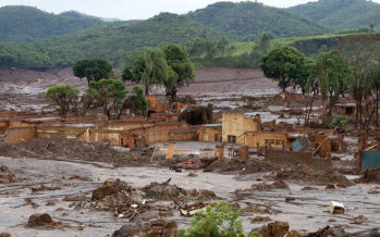 Strage in Brasile, travolti dai fanghi tossici, forse 300 i morti