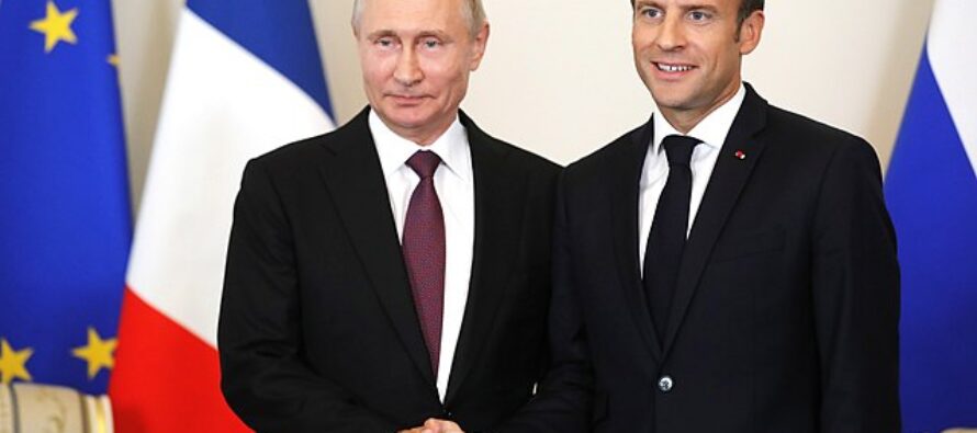 Macron incontra Putin prima del G7 e si propone come «mediatore»