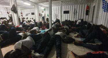 La nave Ocean Viking salva 109 migranti