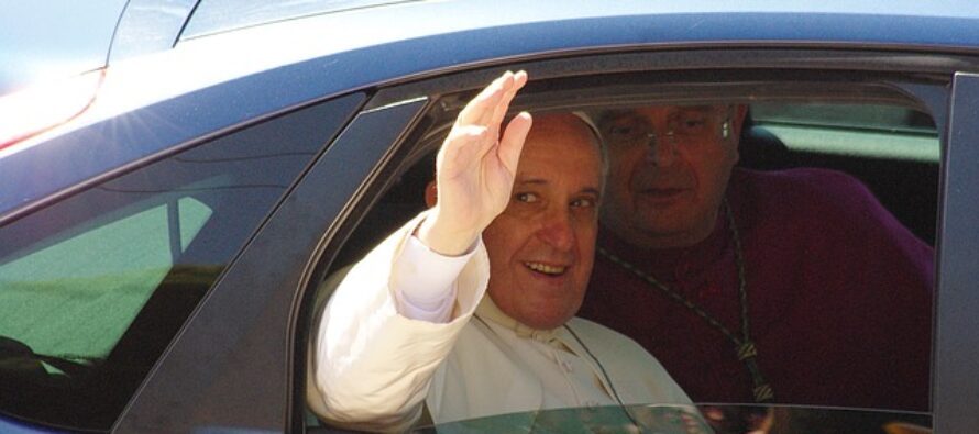 Papa Francesco disertò il forum Mediterraneo: «C’è Minniti, non vado»