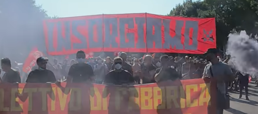 Firenze manifesta in piazza con gli operai Gkn: «Partigiani per i nostri operai»