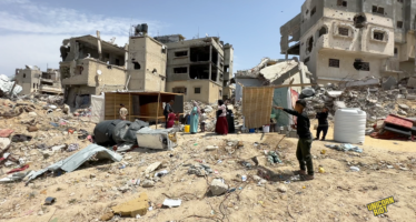 Gaza. La fuga è inutile: si scappa da Rafah per morire a Nuseirat
